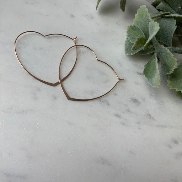 Jewelry - The Hazel - Dainty Heart Hoop Earrings
